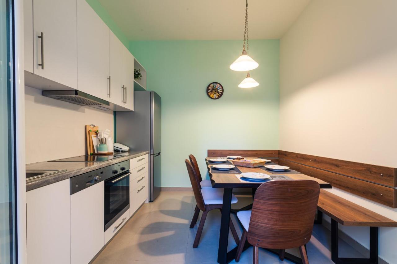Upscale Modern Escape In The Historic Center Apartment Kalamata Luaran gambar
