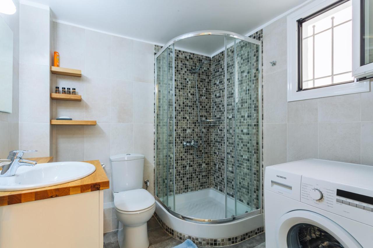 Upscale Modern Escape In The Historic Center Apartment Kalamata Luaran gambar