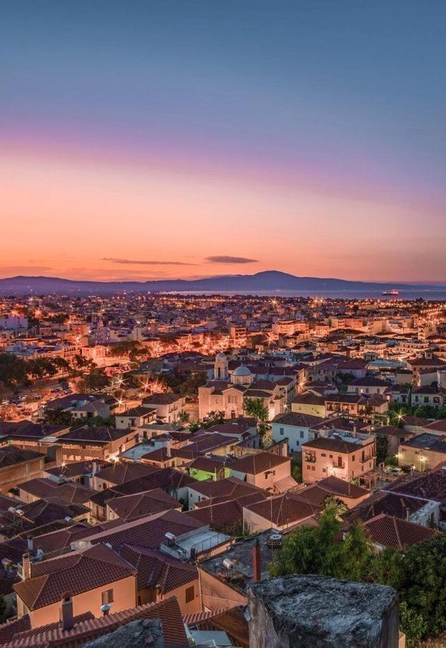 Upscale Modern Escape In The Historic Center Apartment Kalamata Luaran gambar